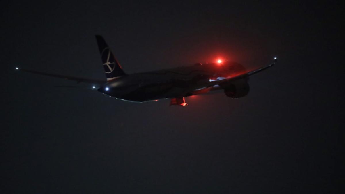 avion-noaptea-boeing_15943400