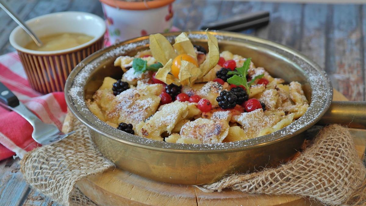 kaiserschmarren-prajitura-bucataria-regala-austria-pixabay_87338200