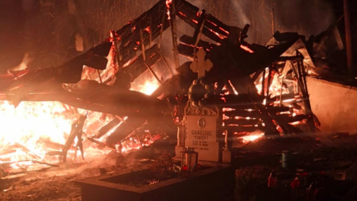 incendiu_biserica_suceava_96679400