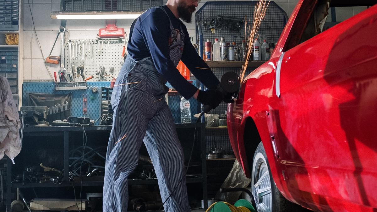 reparatii-auto-photo-by-cottonbro-from-pexels_55271800