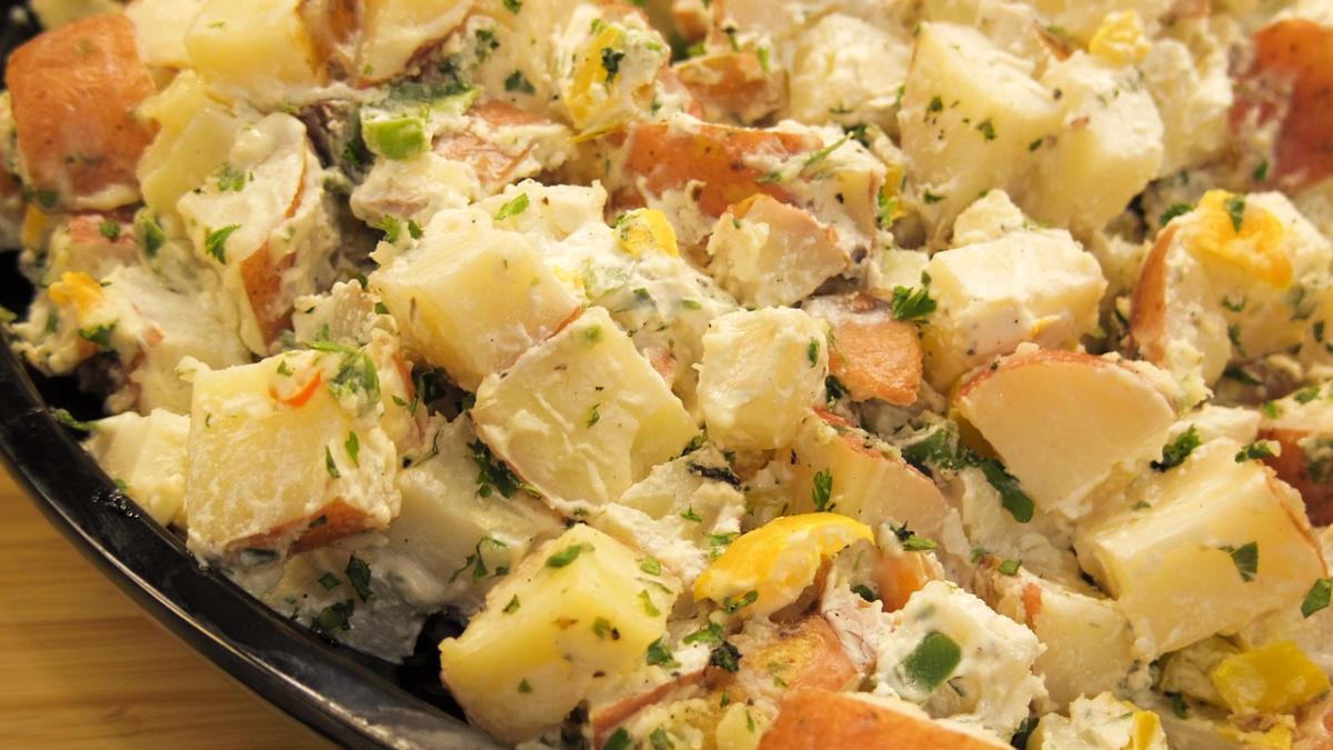 salata-de-cartofi-cu-ton-si-branza--reteta-delicioasa-si-rapida_94737900