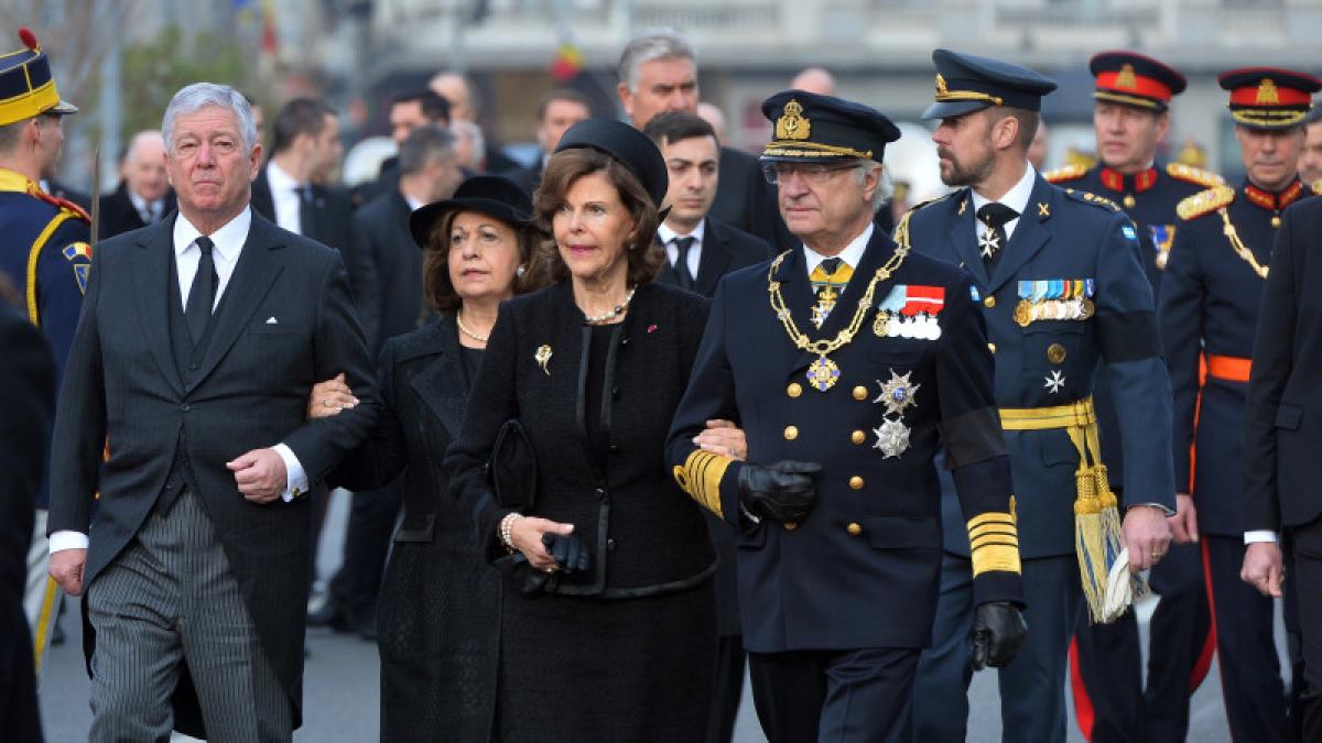 regele-si-regina-suediei-s-au-vaccinat-anti-covid_04305900