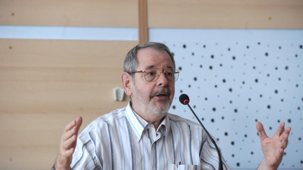 radu_alexandru_decorat_iohannis_agepres_63243900