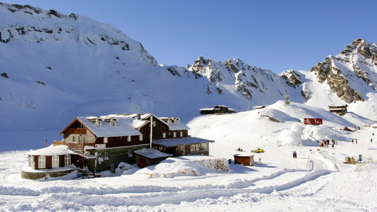 cabana-balea-lac-iarna-ger-frig-zapada-ninsoare_97080100