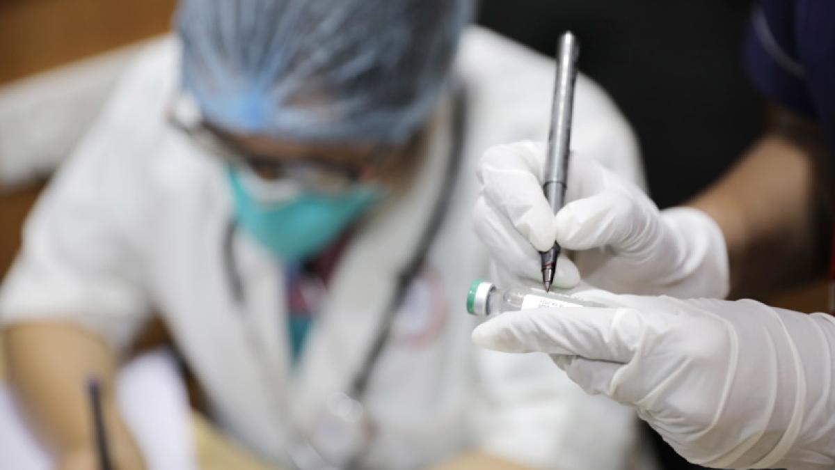 vaccin-covid-sarcina_55868600