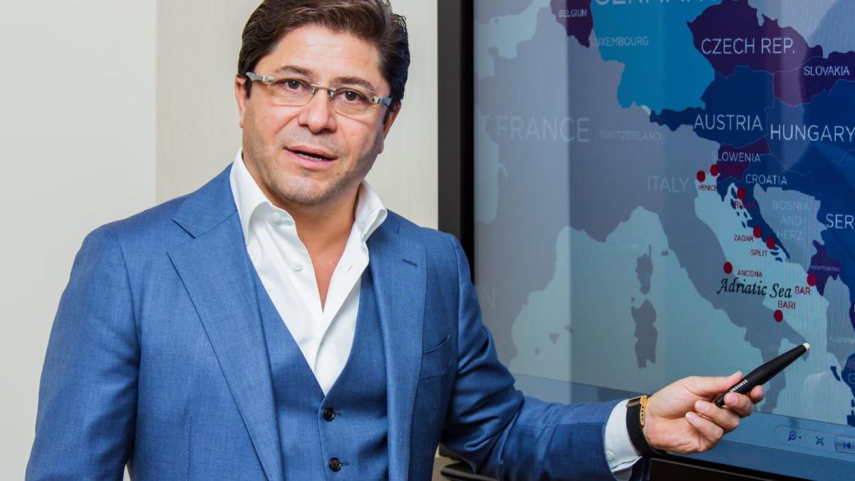 gruia-stoica_96331800