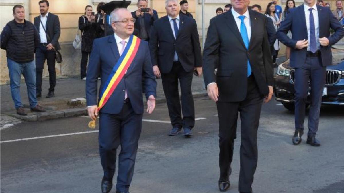 emil-boc-se-plange-de-munca-la-stat-la-privat-e-mai-usor_03364100