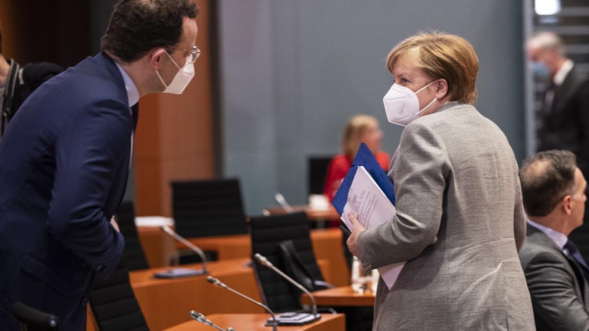 jens-spahn-si-angela-merkel_93596000