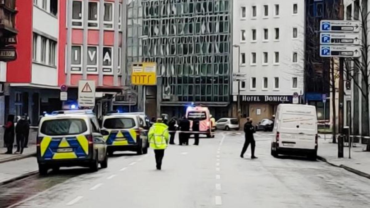 atac-cu-cutitul-la-frankfurt_04418000