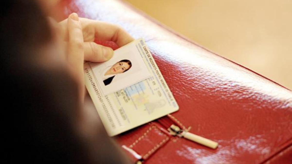 carte-de-identitate-buletin_40874900