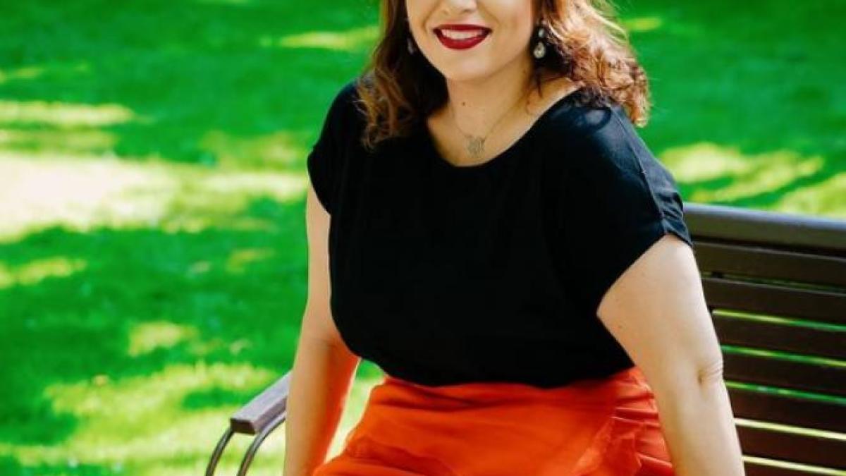 oana-roman-umilita-pe-internet_00529400