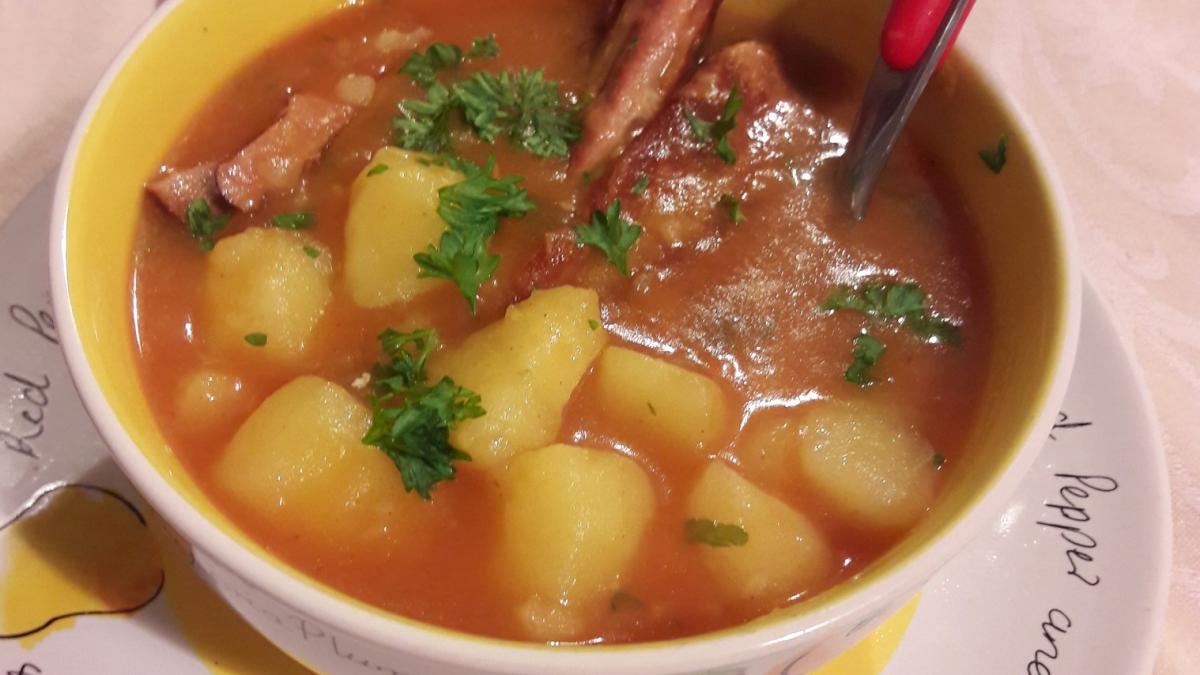 tocana-de-cartofi-cu-costite-afumate-reteta_06277400