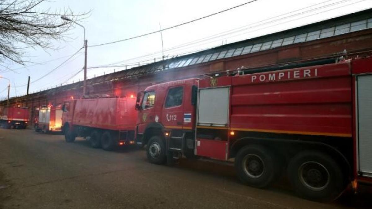 incendiu-la-un-mall-din-timisprc-ccprc-a6oara--zeci-de-persoane-evacuate_22883000