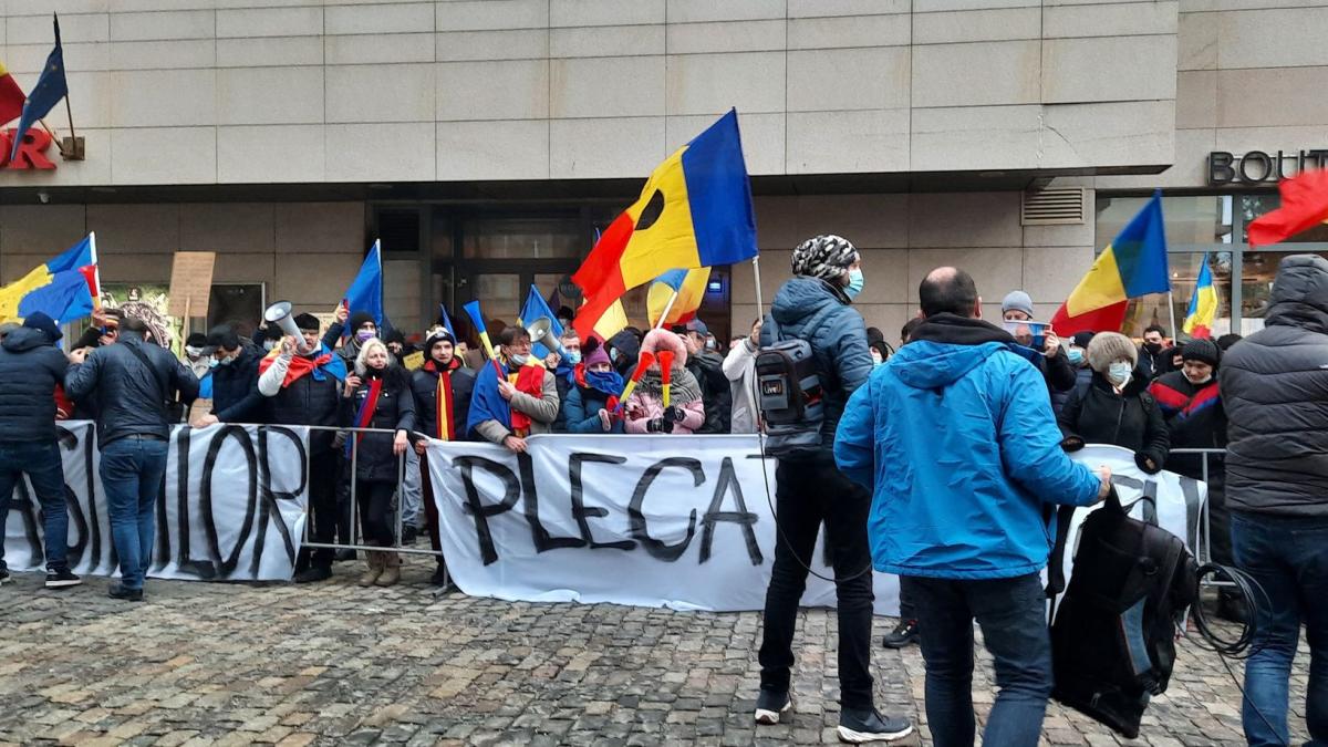 proteste-la-ministerul-saprc-ccprc-86naprc-ccprc-86taprc-ccprc-86tprc-ccprc-a6ii--bogdan-chirieac--nu-se-poate-face-nimic_88544200