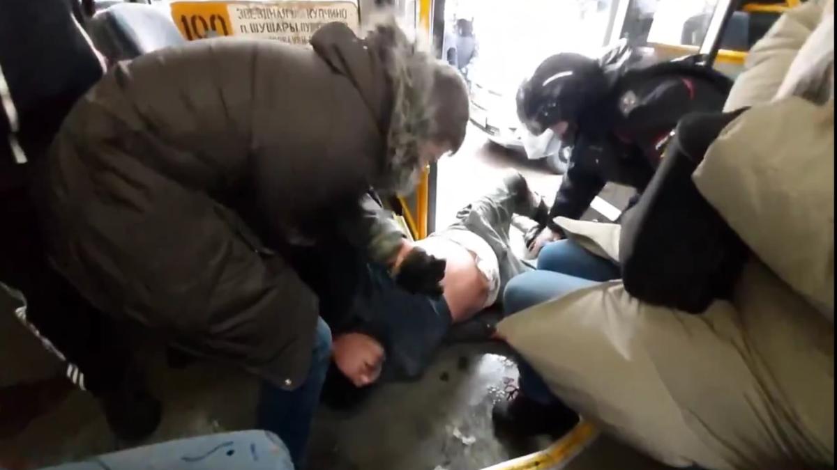 proteste-violente-in-rusia-gaze-lacrimogene_37575000