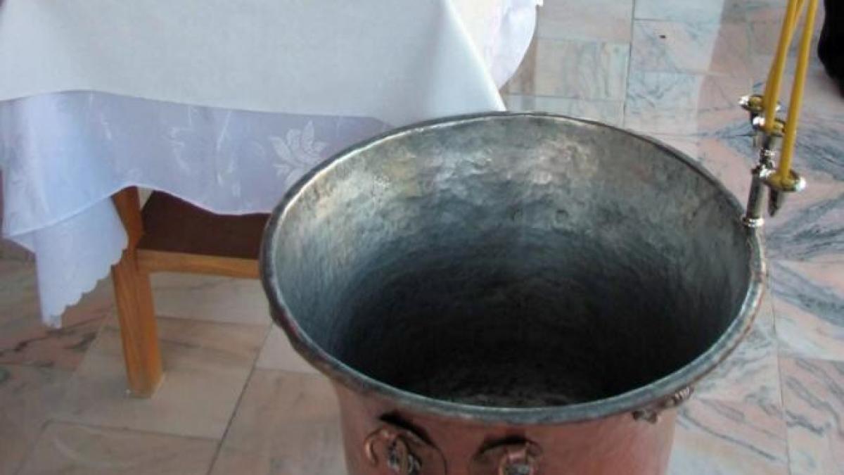 bebelusprc-ccprc-a6-mort-la-botez--arhiepiscopia-sucevei-sprc-ccprc-a7i-raprc-ccprc-86daprc-ccprc-86utprc-ccprc-a7ilor-reactprc-ccprc-a6ioneazaprc-ccprc-86_90081000