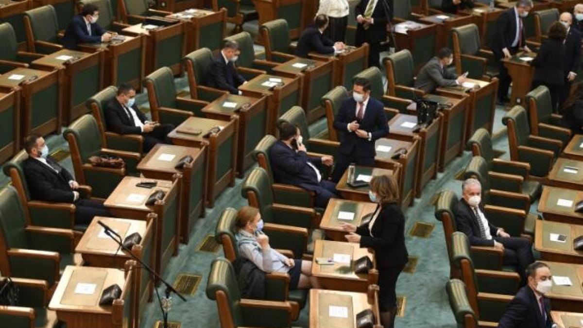 propunerile-legislative-ale-psd-de-modificare-a-codului-penal-si-codului-de-procedura-penala--respinse-in-senat_48560200