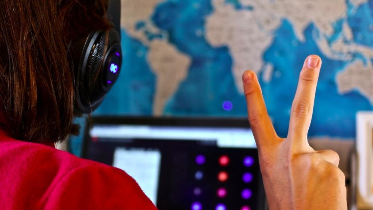 un_tanar_si-a_dat_seama_ca_profesorul_sau_era_mort_80979000