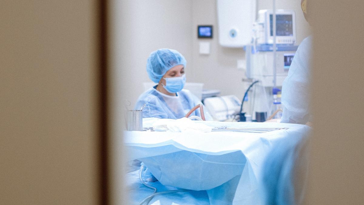 prof--dr--serban-bubenek-si-prof--dr--alexandru-serban-provocarile-pandemiei-in-spitalele-romanesti--academia-de-sanatate--editie-speciala_19493600