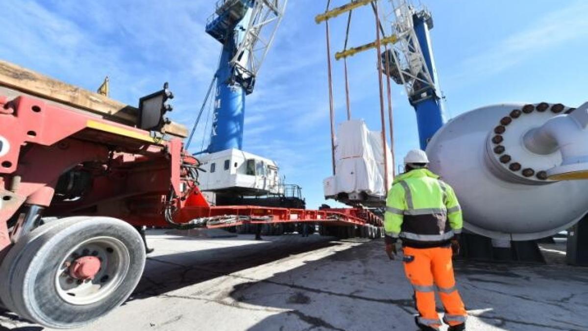 atentprc-ccprc-a6ie-sprc-ccprc-a6oferi-transporturi-agabaritice-pe-ruta-constantprc-ccprc-a7a-poarta-7---podari--judetprc-ccprc-a7ul-dolj_31651900