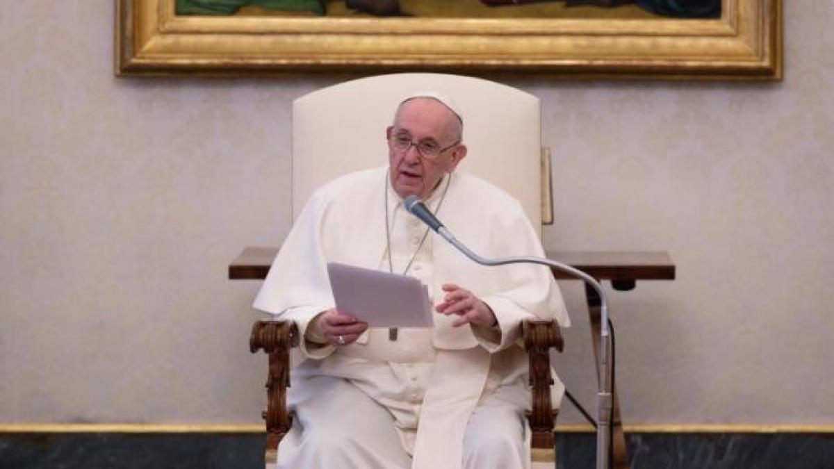 manuscris-irakian-antic--salvat-din-maprc-ccprc-82nile-jihadisprc-ccprc-a7tilor--iprc-ccprc-82nmaprc-ccprc-82nat-papei-francisc_85532800