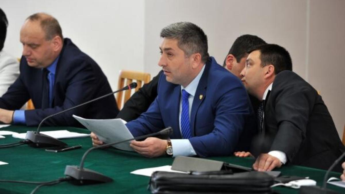 alin_tise_suparat_pe_voiculescu_64670300