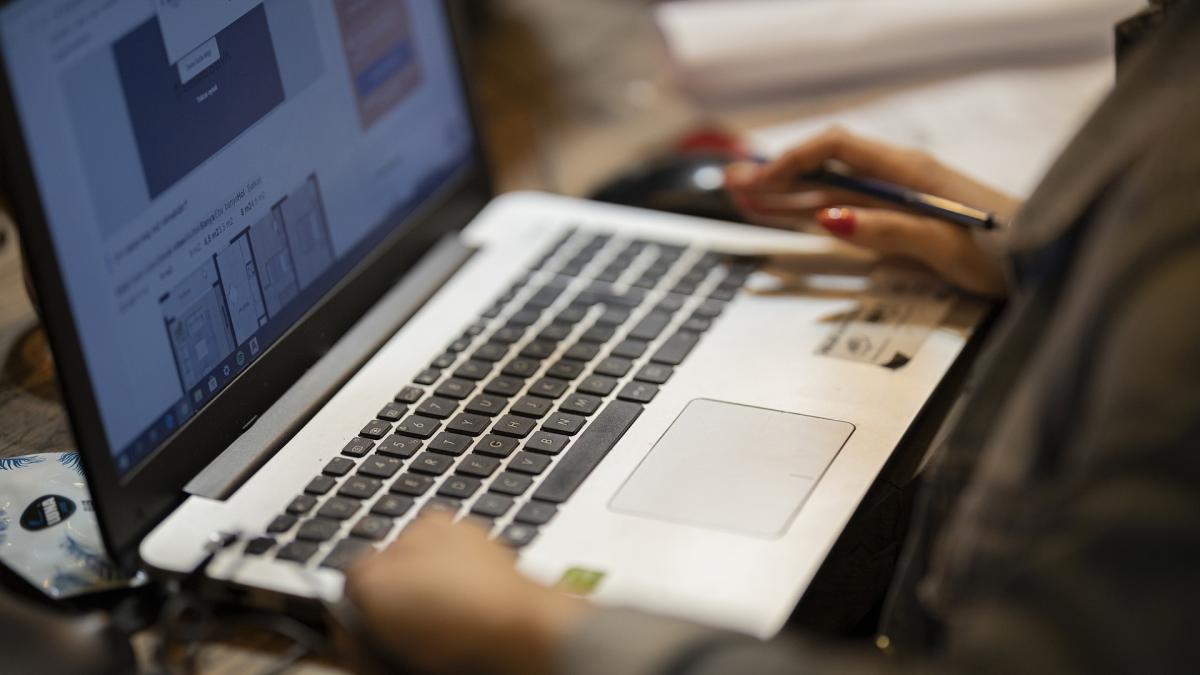 raportare-teste-covid-in-scoli--platforma--dsp-nu-inseamna-ca-directorul-trebuie-personal-sa-introduca-datele_52987000