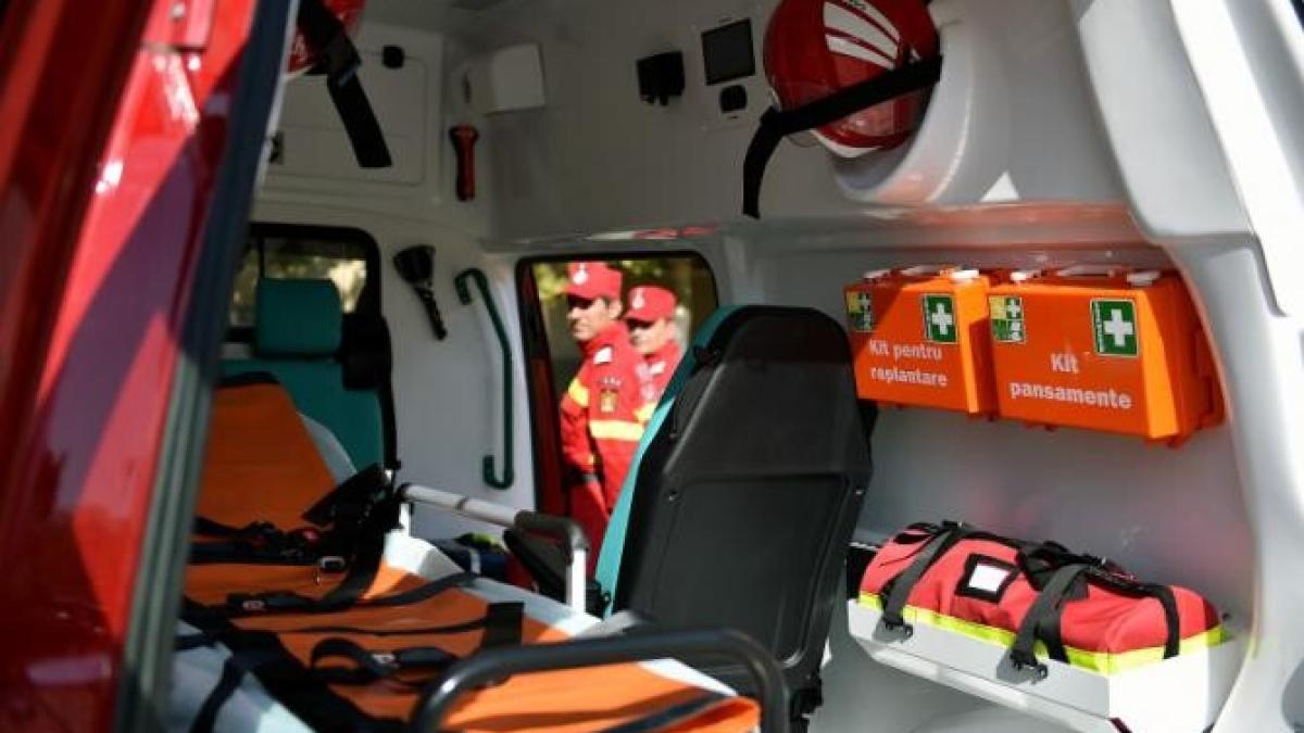 ambulanta-smurd-interventie-accident-grav_96432400