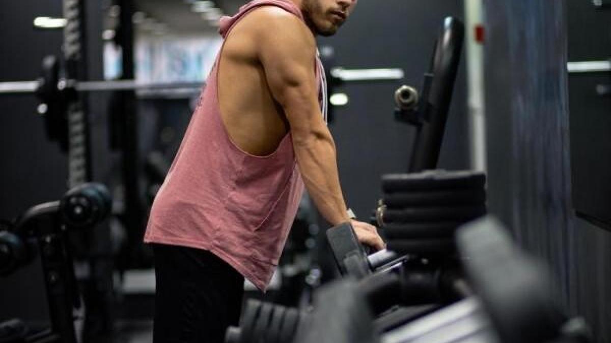 rares_samson_cum_sa_lucrezi_muschii_fesieri_de_acasa_81315200