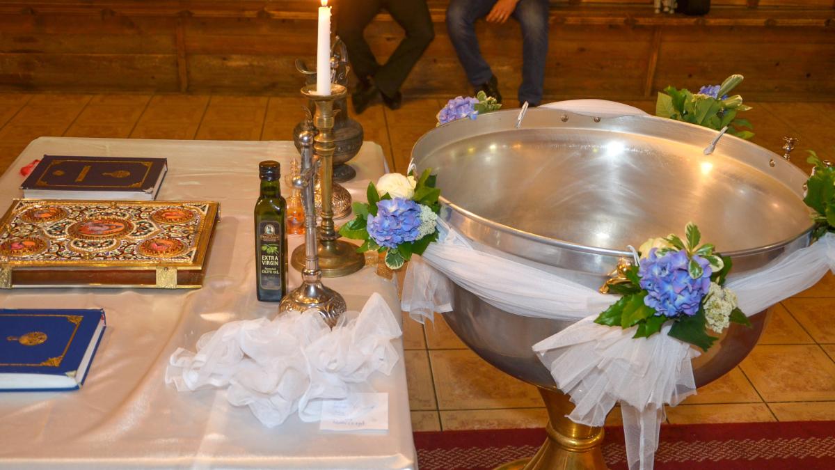 arhiepiscopia-argesului--indrumarile-privind-botezul-au-ca-scop-responsabilizarea-preotilor--pentru-evitarea-unor-situatii-tragice_65167400
