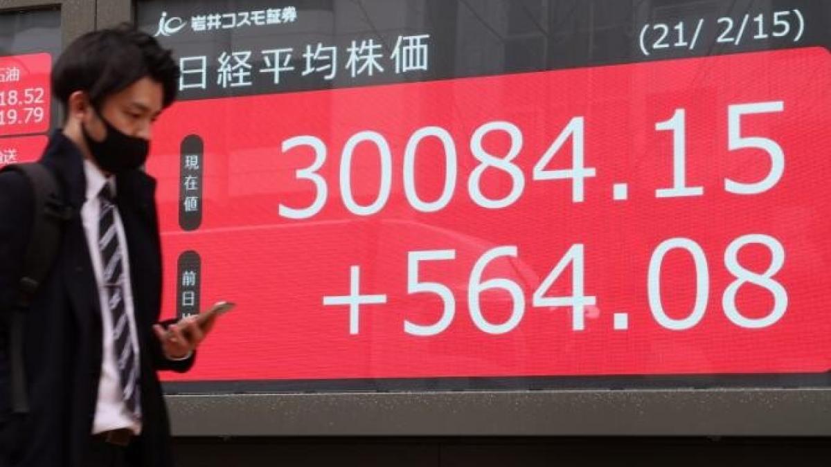 principalul_index_bursier_din_japonia_nikkei_225_27034400