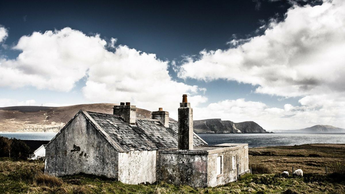 irlanda-fenomen-spectaculos-acsele-acoperite-de-spuma-marii_42075300