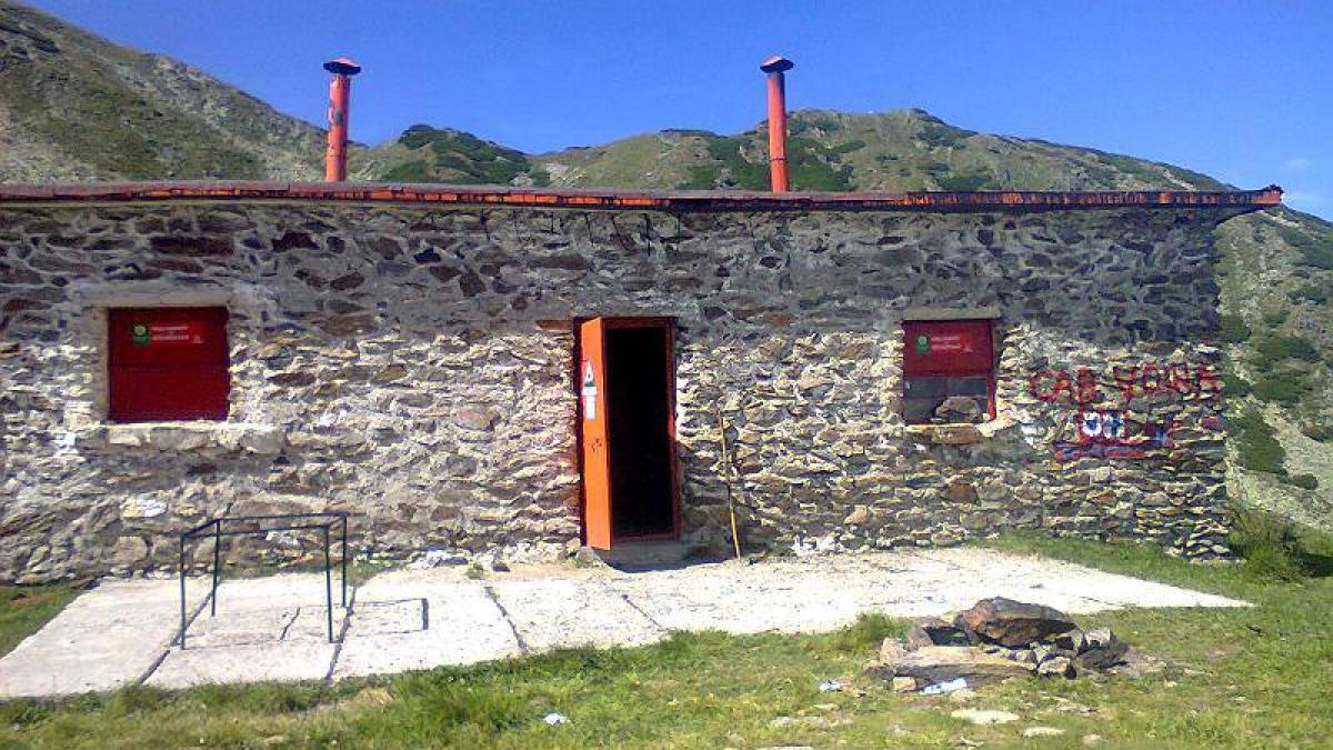 refugiul-montan-iezer-a-fost-vandalizat_89909000
