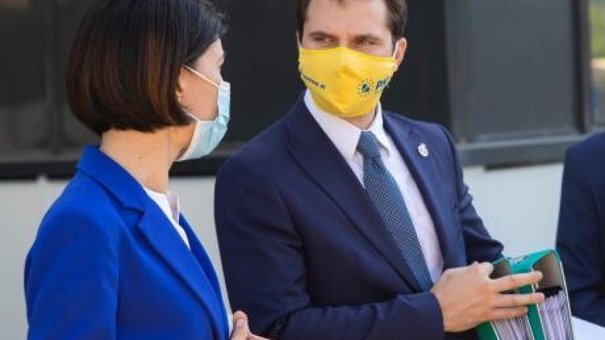 sebastian_burduja_clotilde_armand_gunoi_mizerie_parcari_bucuresti_vlog_fb_39655600