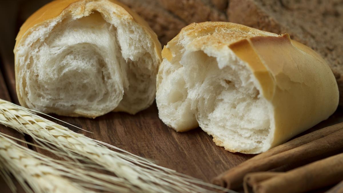 paine-de-casa-pufoasa--reteta-care-nu-are-cum-sa-nu-ti-iasa_93669700