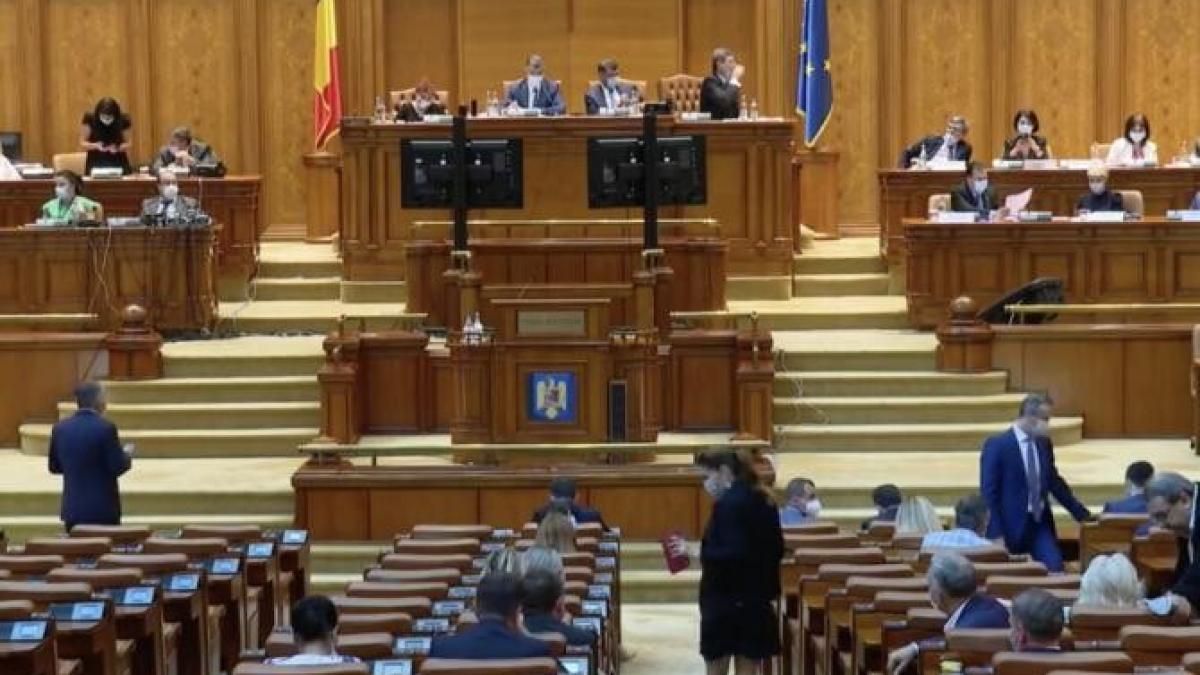 pensiile-speciale-ale-parlamentarilor-au-fost-eliminate_78030100