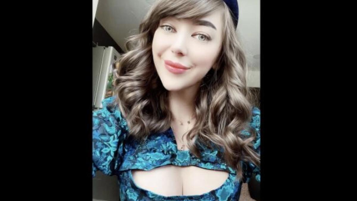 oana-lovin-a-ras-de-expozitia-prc-e2prc-80prc-9cdracoaice-in-sanii-goiprc-e2prc-80prc-9d-organizata-de-clotilde-armand-la-primaria-sector-1-_13691700