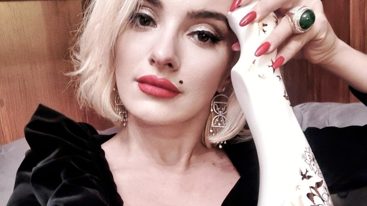 ana-morodan--probleme-dupa-ce-i-au-murit-parintii-am-fost-la-psihiatru--medicul-mi-a-spus-ca-nu-va-disparea_74671800