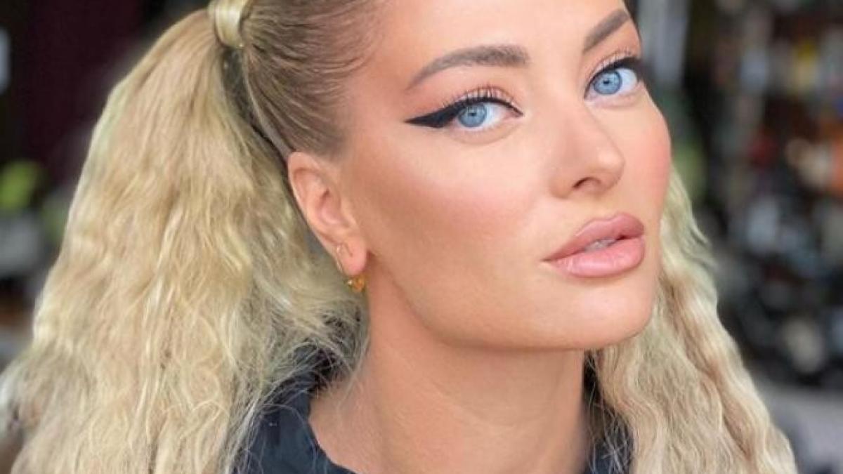 delia--fotografia-care-a-incins-internetul--s-a-pozat-goala_47430700