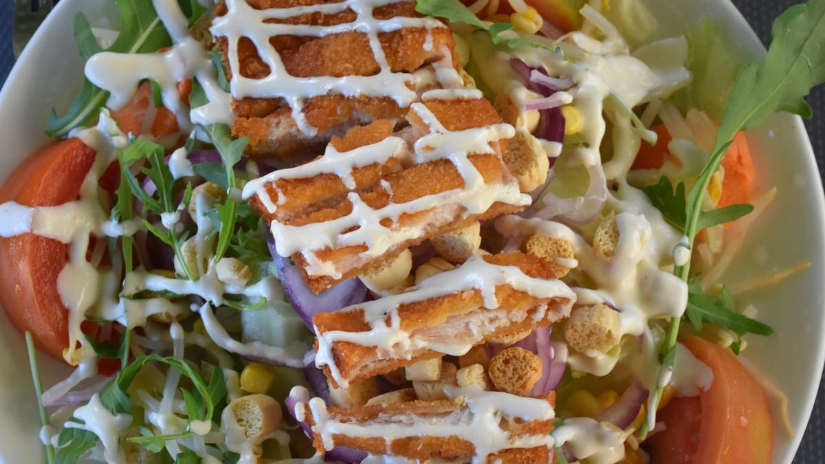 salata-caesar-crutoane-si-sos-de-iaurt--cea-mai-buna-reteta_67764400