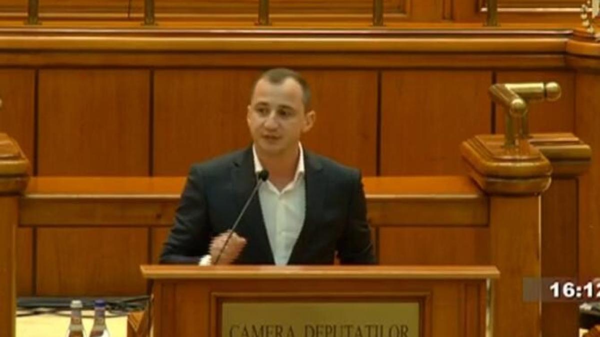 sedinta-camera-deputatilor--simonis-l-a-taxat-pe-leoreanu-sa-o-faceti-la-tribuna-de-aici--de-jos_72817700