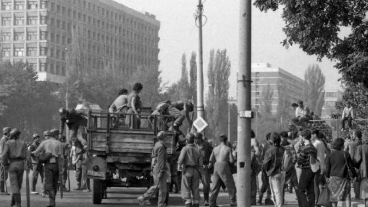 mineriada_bucuresti_cotroceni_1991_12904800