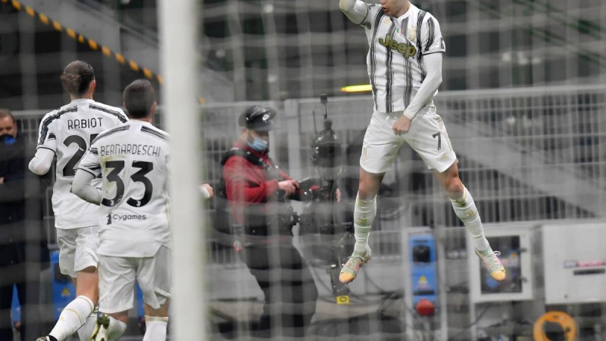 dubla-lui-ronaldo--decisiva-in-juventus---crotone--starul-portughez-a-fost-one-man-show---video_01030500