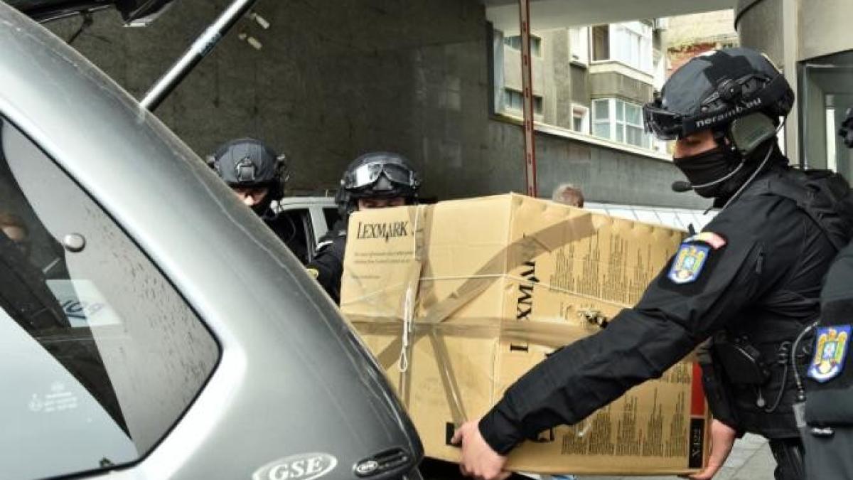 zeci-de-perchezitprc-ccprc-a6ii-iprc-ccprc-82n-hunedoara-la-traficantprc-ccprc-a6ii-de-substantprc-ccprc-a6e-psihoactive_16415500