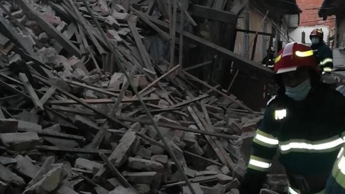 explozie-puternicaprc-ccprc-86-iprc-ccprc-82n-timisprc-ccprc-a6oara--imobil-praprc-ccprc-86busprc-ccprc-a6it-peste-o-persoanaprc-ccprc-86--salvatorii-intervin_01774800