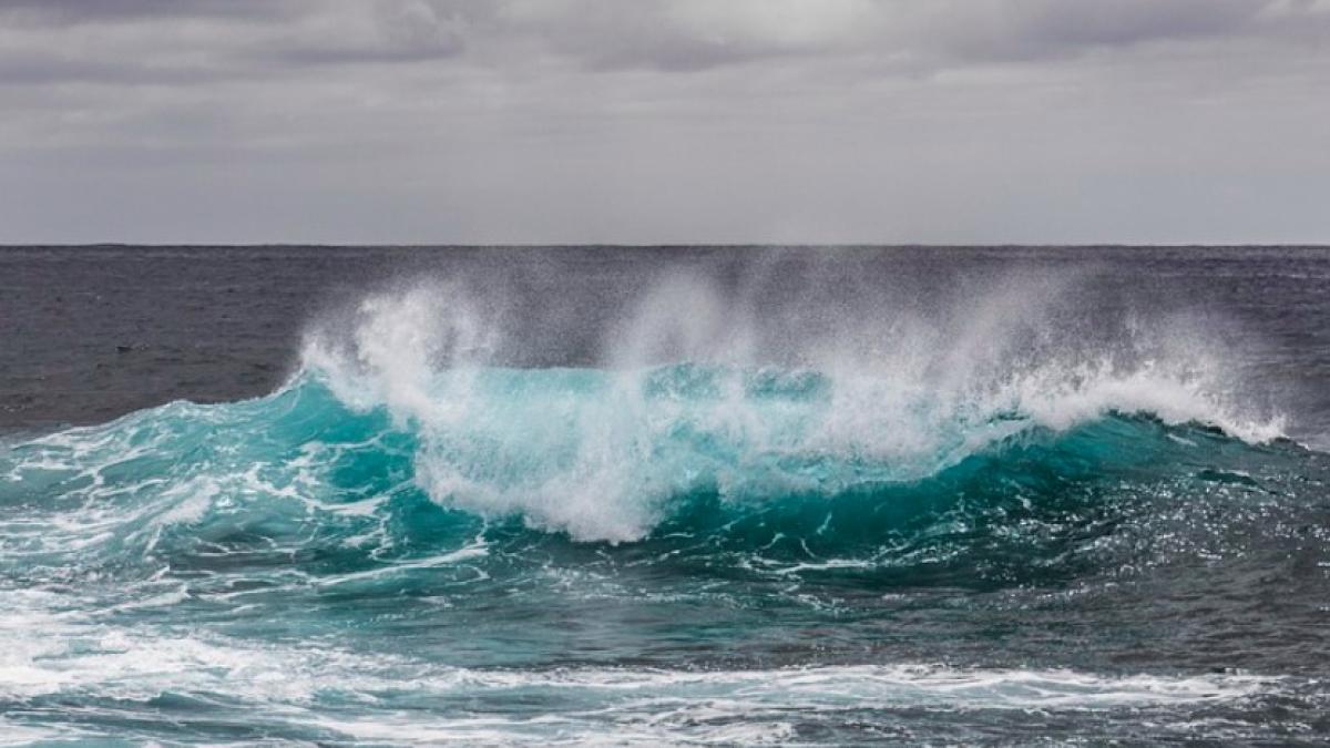 oceanul_pacific_ilustrativ-marinar_cazut_18814700