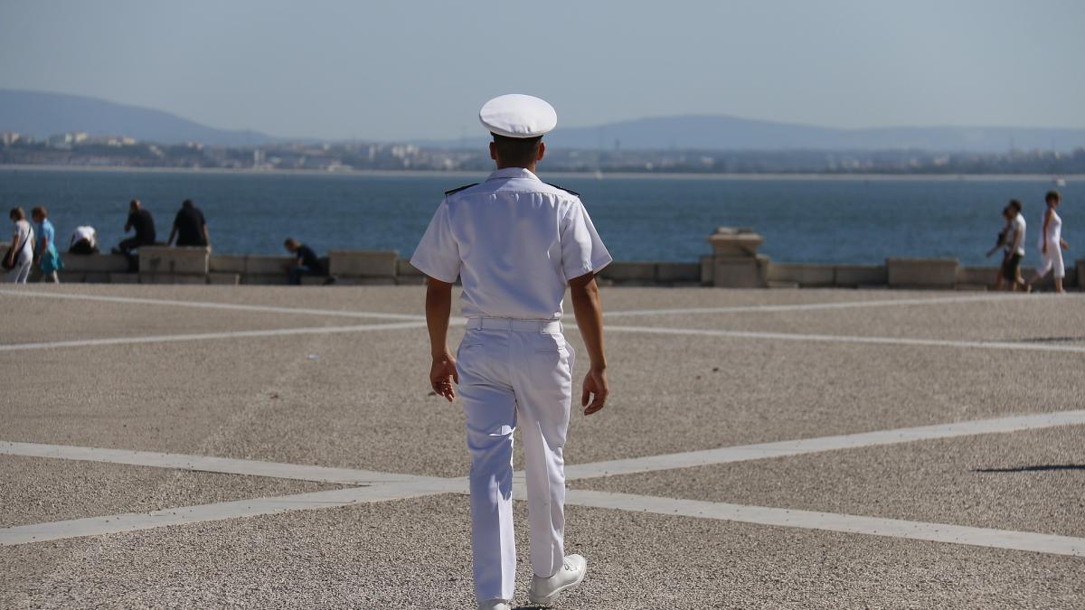 marinar-salvat-dupa-ce-a-stat-14-ore-in-ocean_41242900