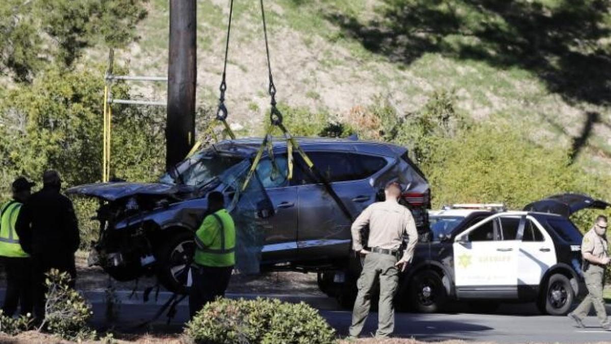 tiger_woods_accident_grav_22810800