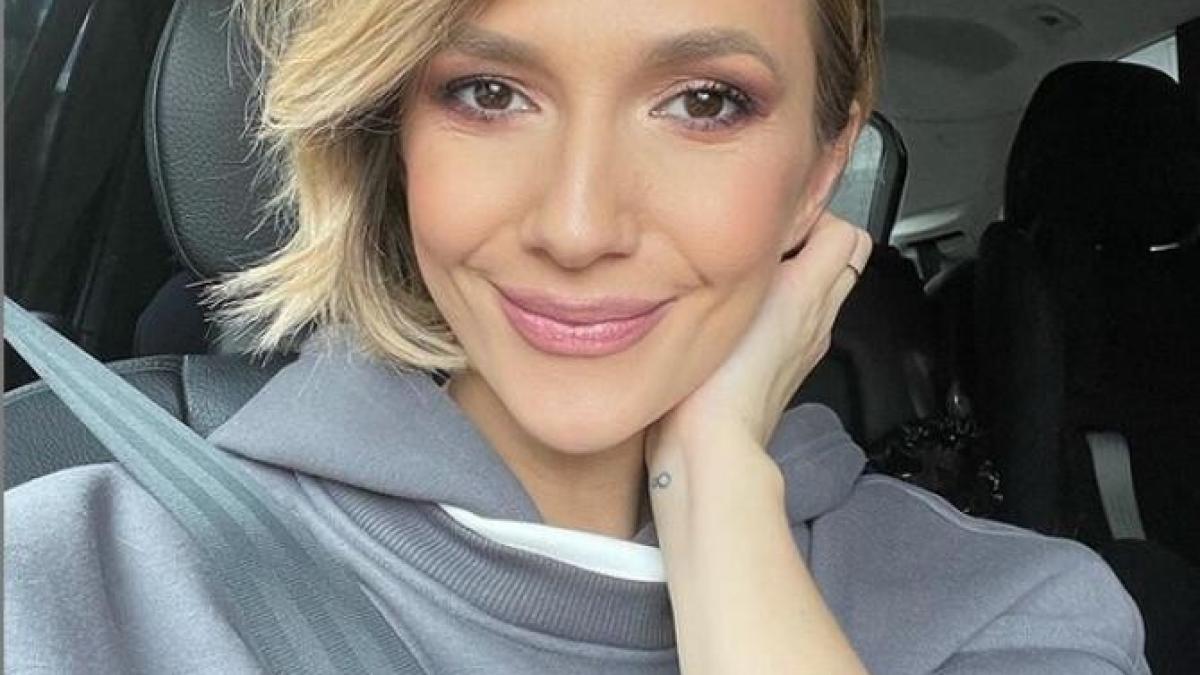 adela_popescu_selfie_mesaj_mamici_instagram_10279700