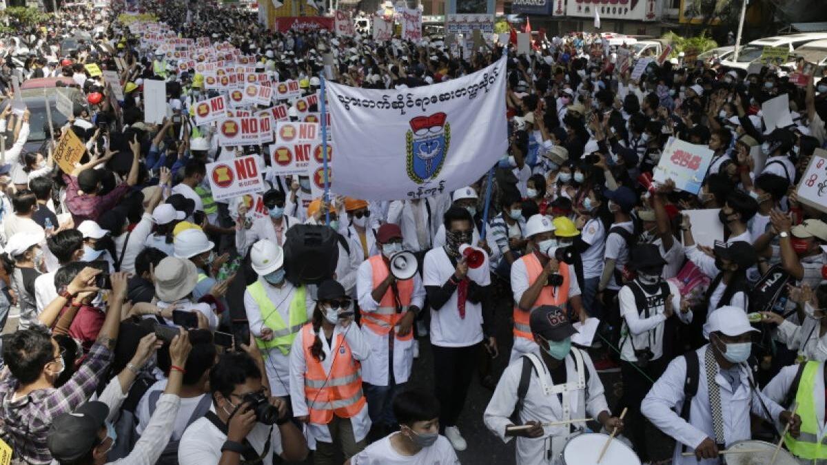 politia-din-myanmar-a-tras-in-protestatari_89111600